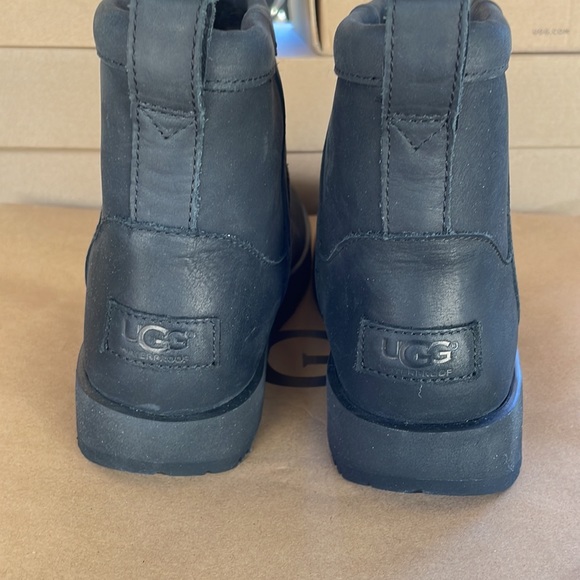 Ugg Women’s Classic Leather Mini Waterproof Boot - Picture 3 of 6